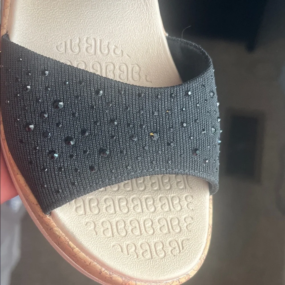 Bzees Black Women's Sandals with beaded Detail - Picture 10 of 10